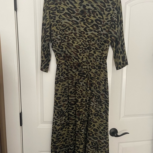 Dress - Picture 2 of 3